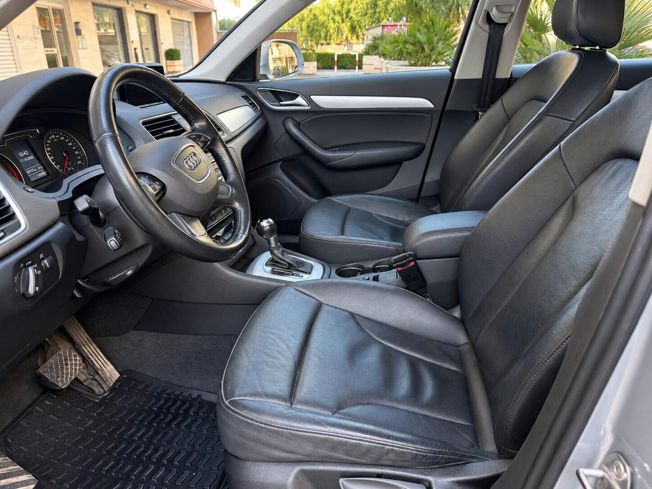 Audi Q3 2.0 TDI 120 CV Business