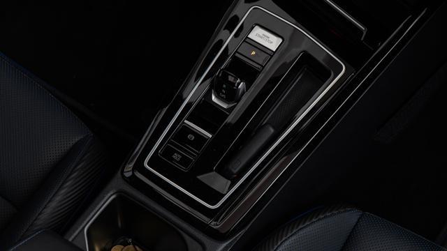 VOLKSWAGEN Golf R BLACK EDITION VENTURI ASSETTO GAR. ESTESA