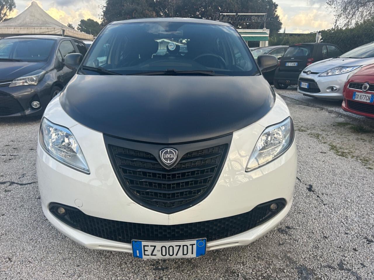 Lancia Ypsilon Momo Design 69 cv s