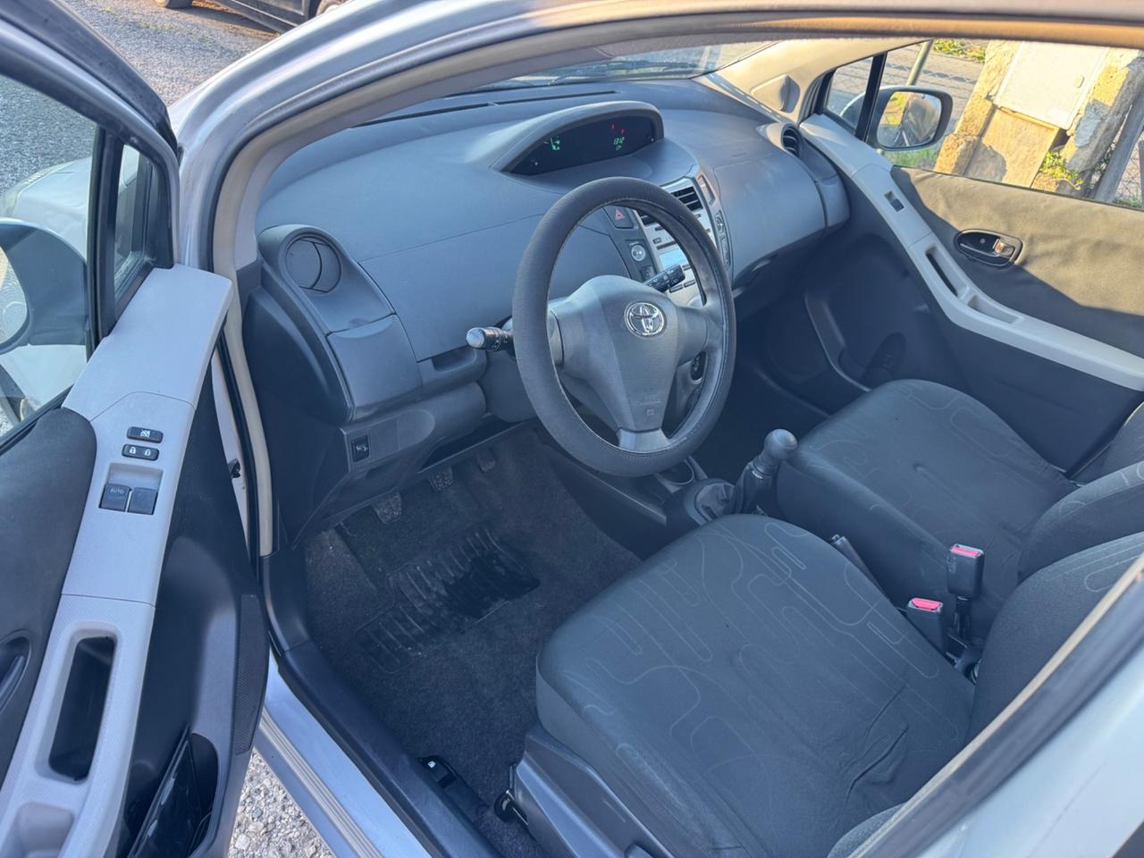 Toyota Yaris 1.0 5 porte Sol NEOPATENTATI