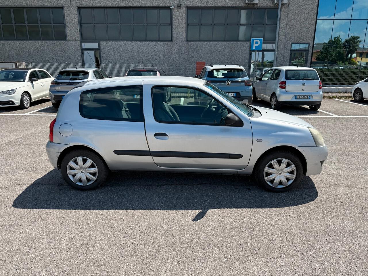 Renault Clio 1.2 16V 3 porte Dynamique