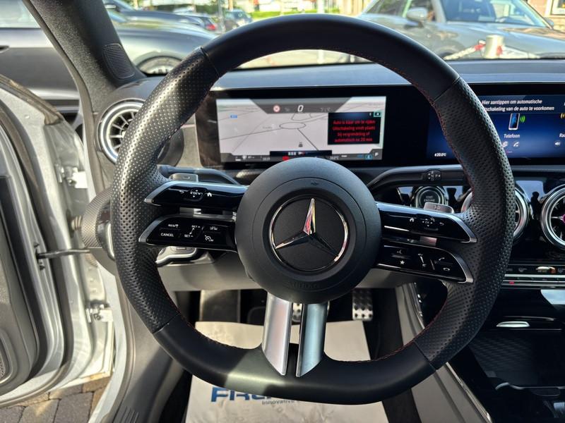 Mercedes A 180 AMG Line Premium DCT LED-NAVI-18"