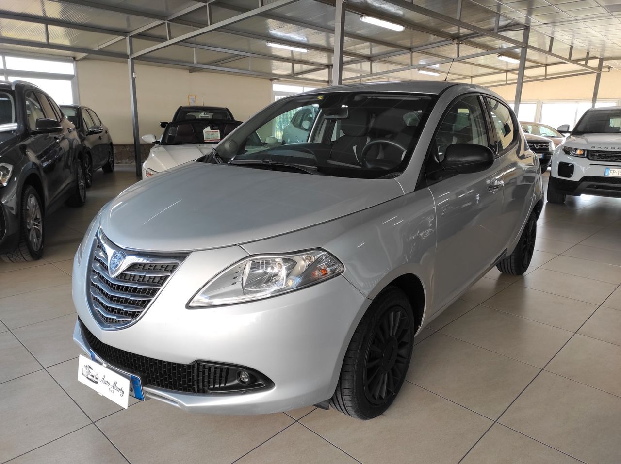 Lancia Ypsilon 1.3 MJT 16V 95 CV 5 porte S&amp;S Silver