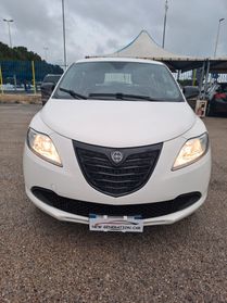 Lancia Ypsilon 0.9 TwinAir 85 CV 5 porte Metano Ecochic Silver