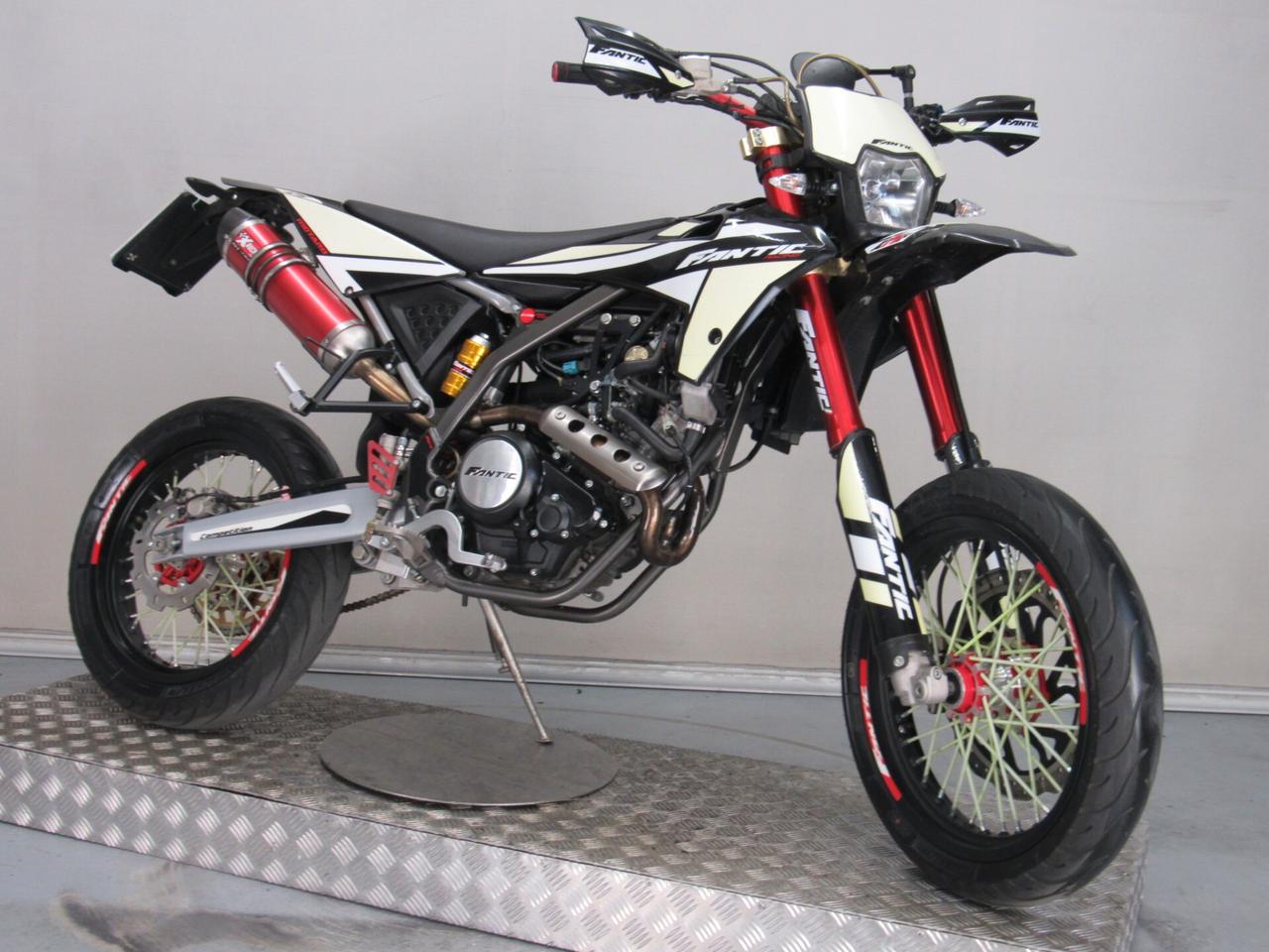 Fantic Motor Motard 125 COMPETITION 11 KW PATENTE A1 E B