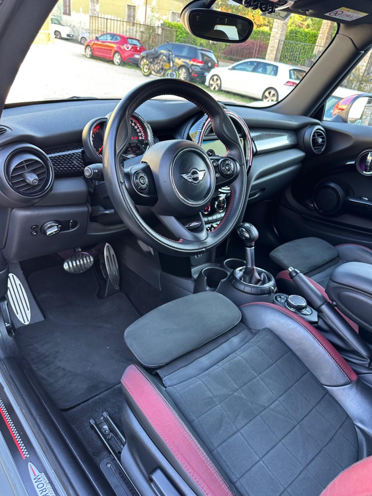 Mini COOPER JCW 233CV FULLOPT KMCERT UNICOPR