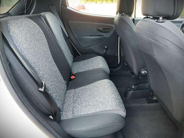 Lancia Ypsilon 0.9 t.air 85 cv Gold ecochic metano uni propiet.