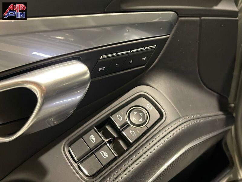 Porsche 718 718 Cayman 2.0b Style Edition