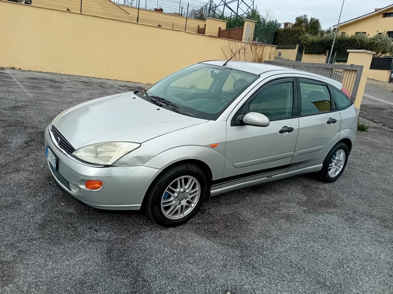 Ford Focus 1.6i 16V cat 5p. Ambiente