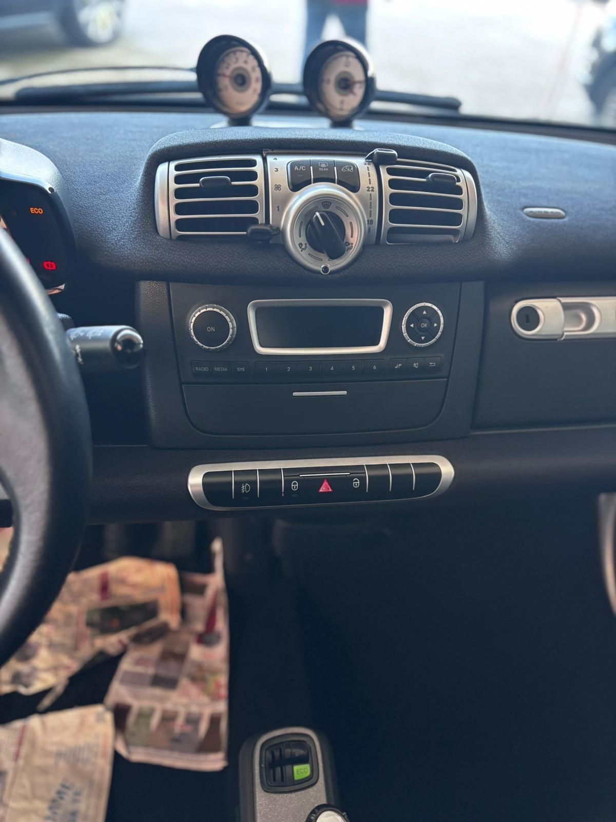 Smart ForTwo 52 kW MHD coupé White Tailor Made