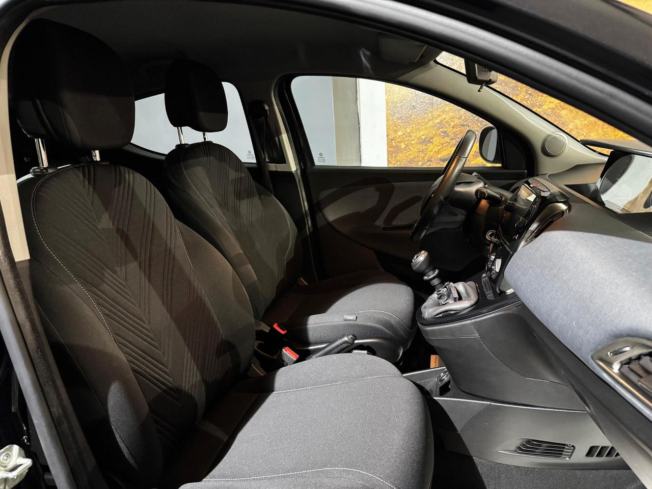 Lancia Ypsilon 1.0 FireFly 5 porte S&S Hybrid Gold