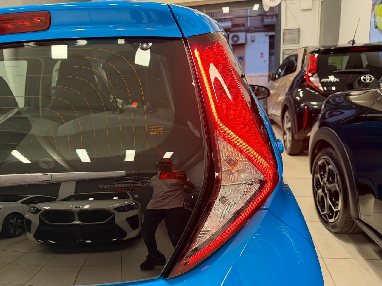 Toyota Aygo Connect 1.0 VVT-i 72 CV 5 porte x-play A RATE DA € 110 AL MESE