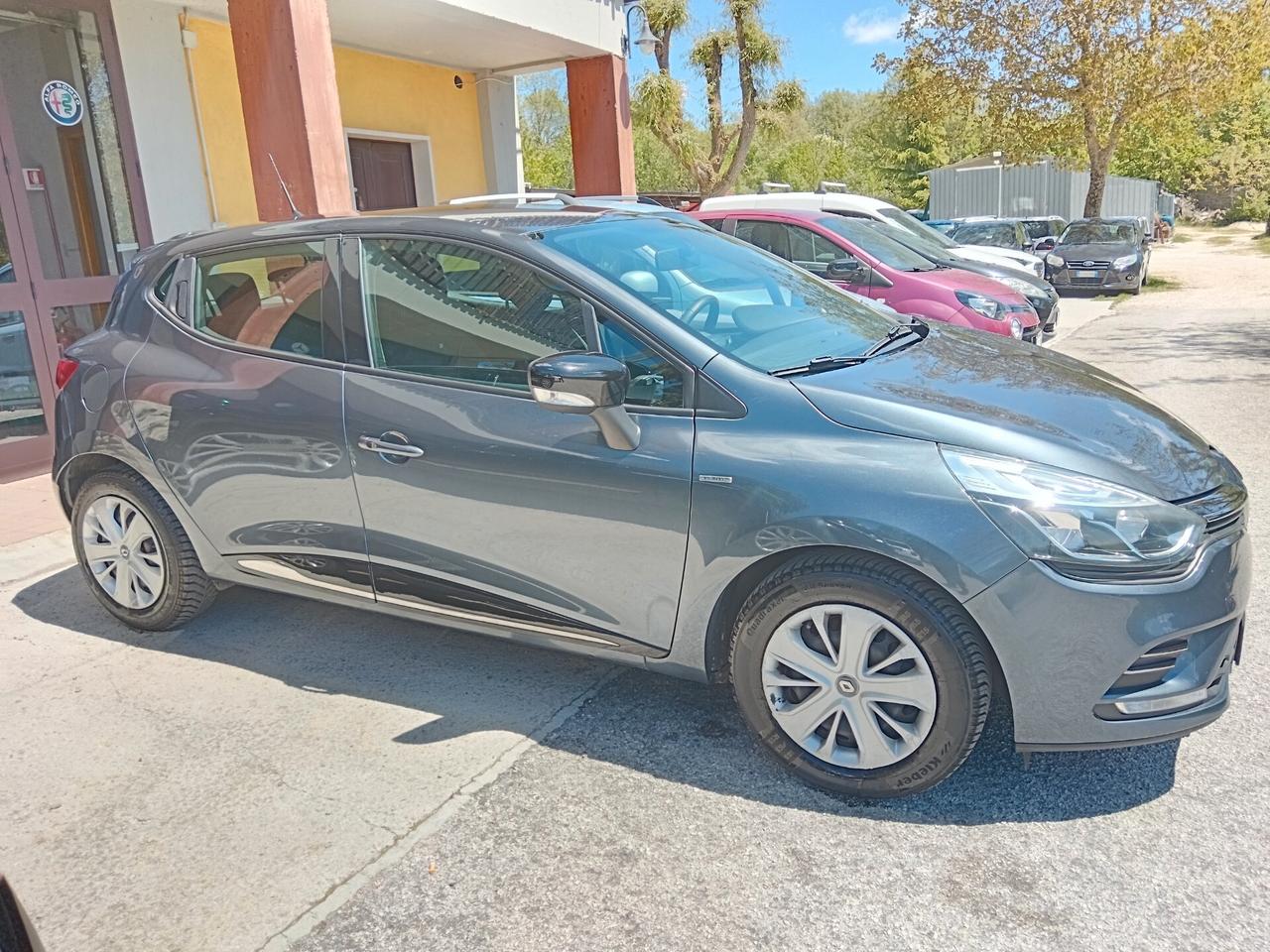 Renault Clio 1.2 75CV LIMITED NUOVISSIMA