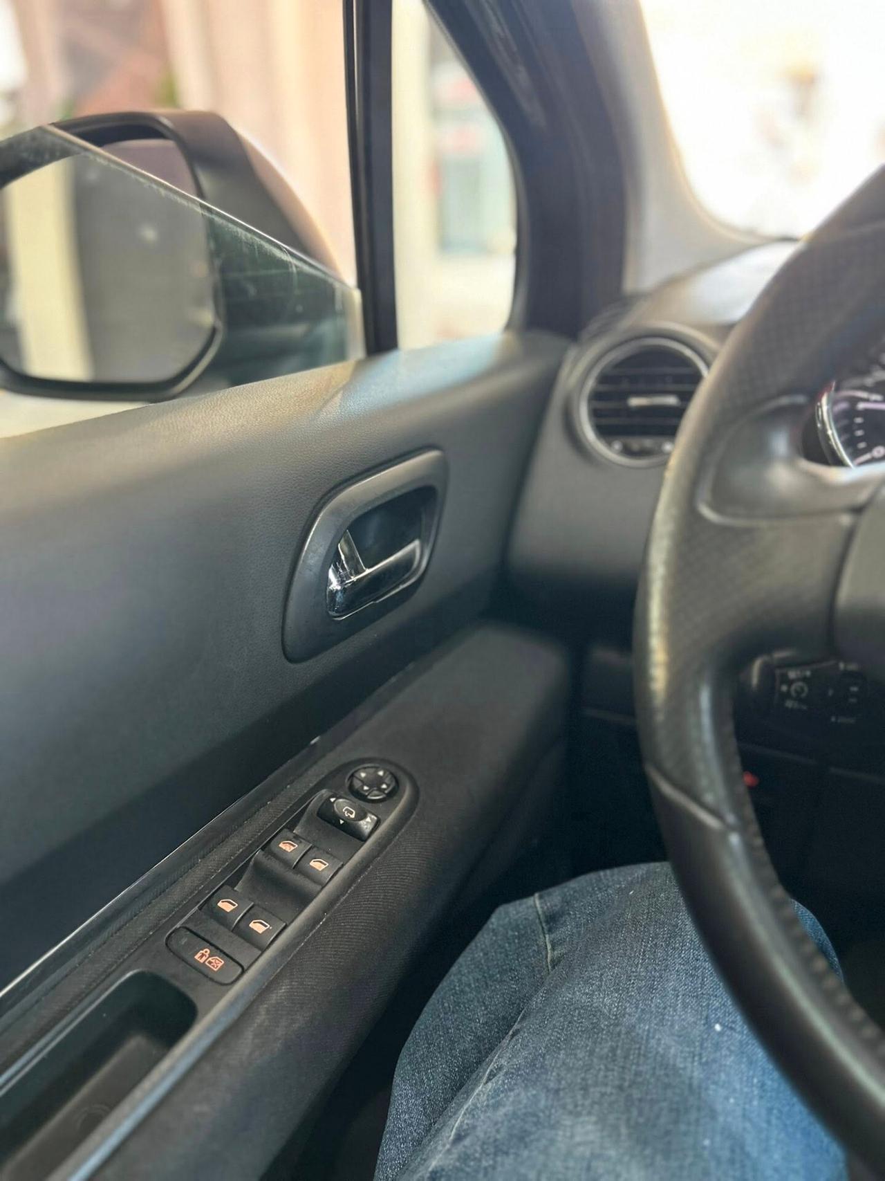 Peugeot 5008 2.0 HDi 150CV 7POSTI DISTR NUOVA-2011