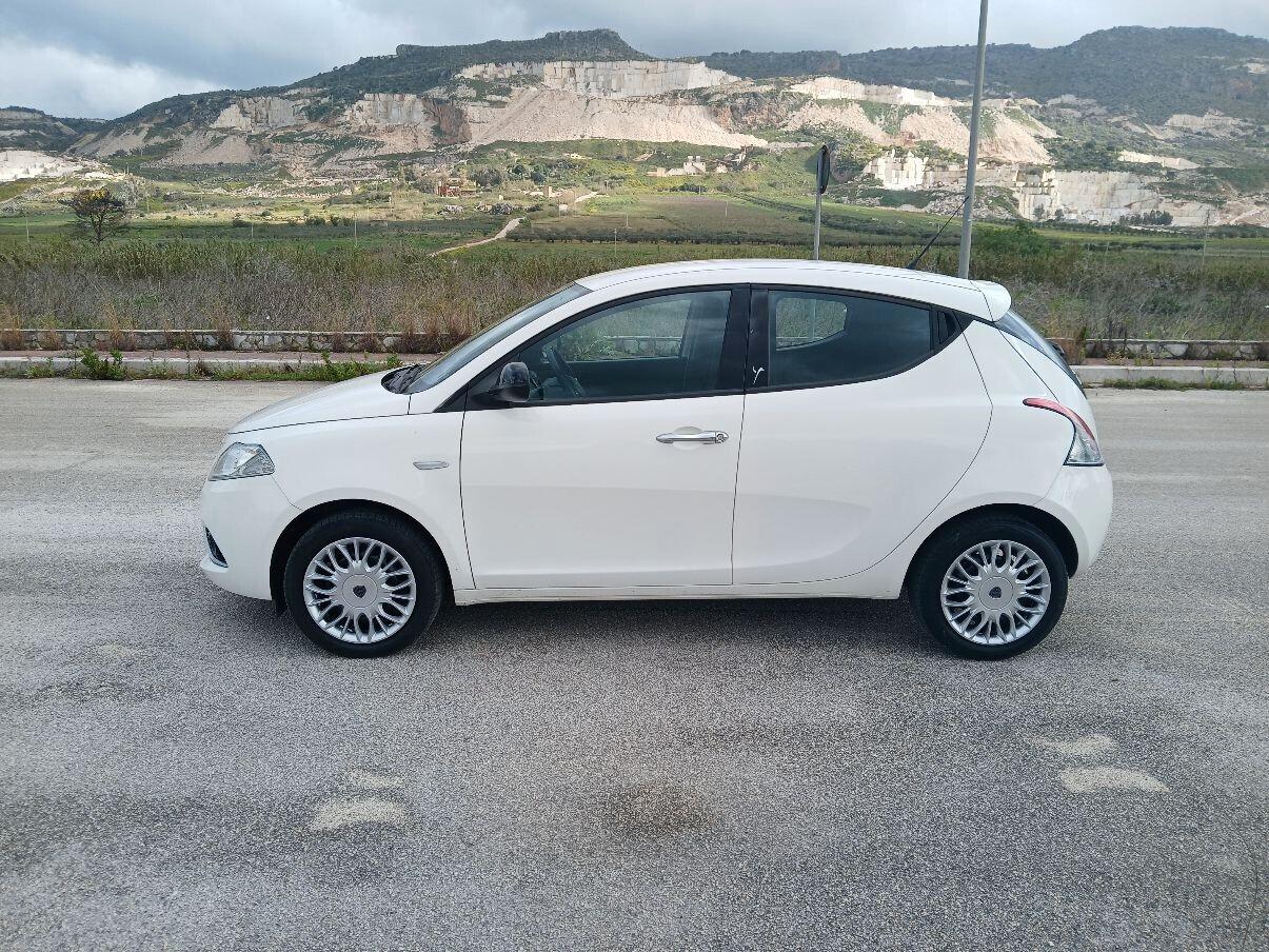 Lancia Ypsilon Gold 5 posti