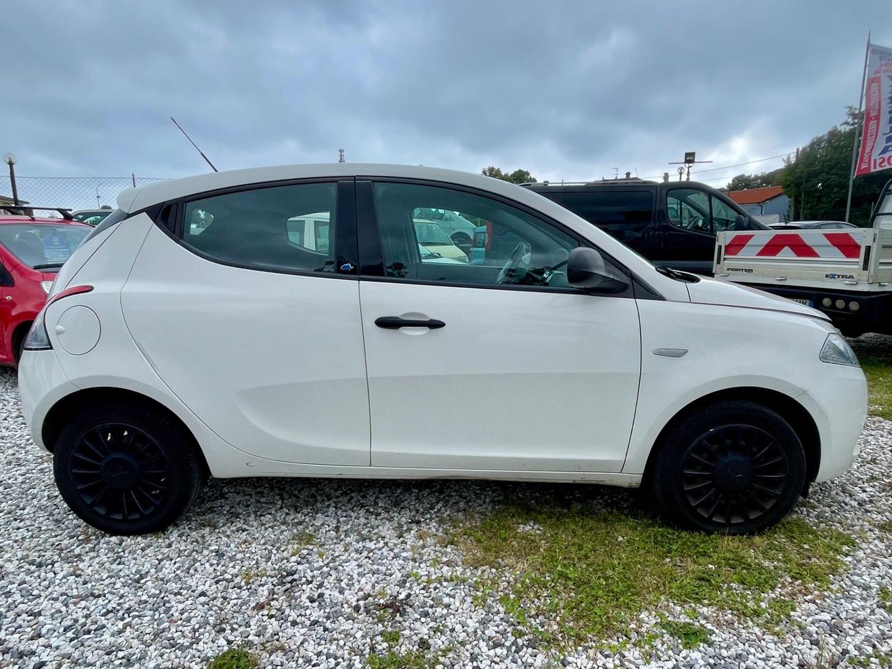 Lancia Ypsilon 1.2 69 CV 5 porte GPL Ecochic Gold