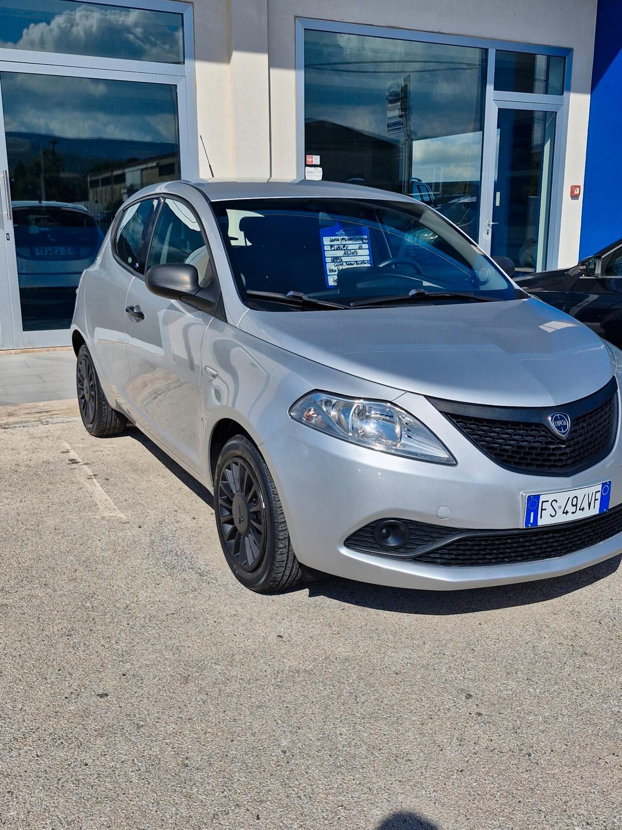 Lancia Ypsilon 1.2 69 CV 5 porte Elefantino Blu