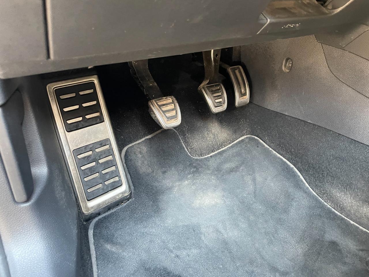 Volkswagen Golf 1.6 TDI 116 SPORT "R LINE" FINANZIABILE