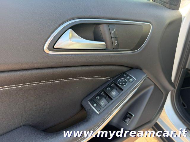 MERCEDES-BENZ GLA 200 d Automatic Sport