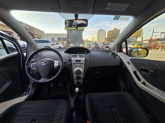 TOYOTA Yaris 1.0 5 porte NEOPATENTATI UNICO PROPRIETARIO