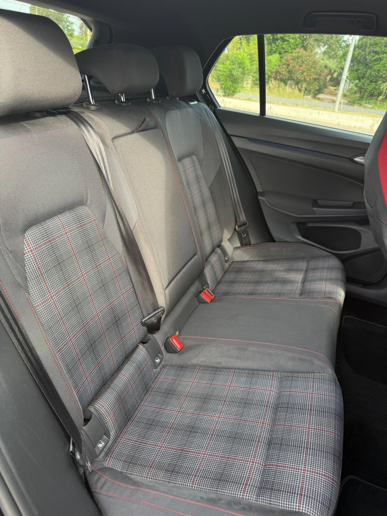 Volkswagen Golf GTI 2.0 TSI