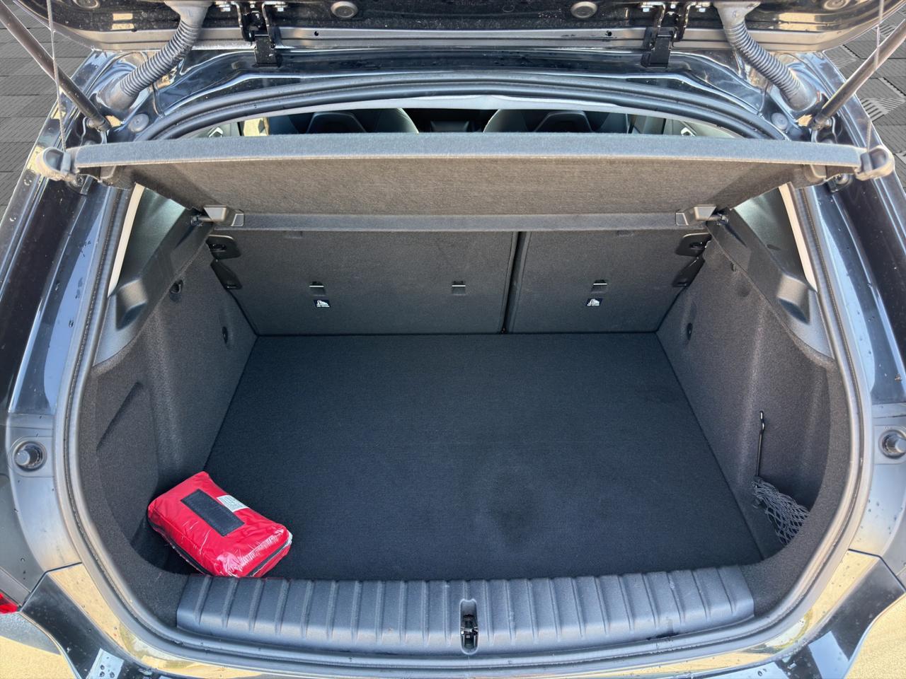 BMW Serie 1 (F40) 116d BUSINESS ADVANTAGE