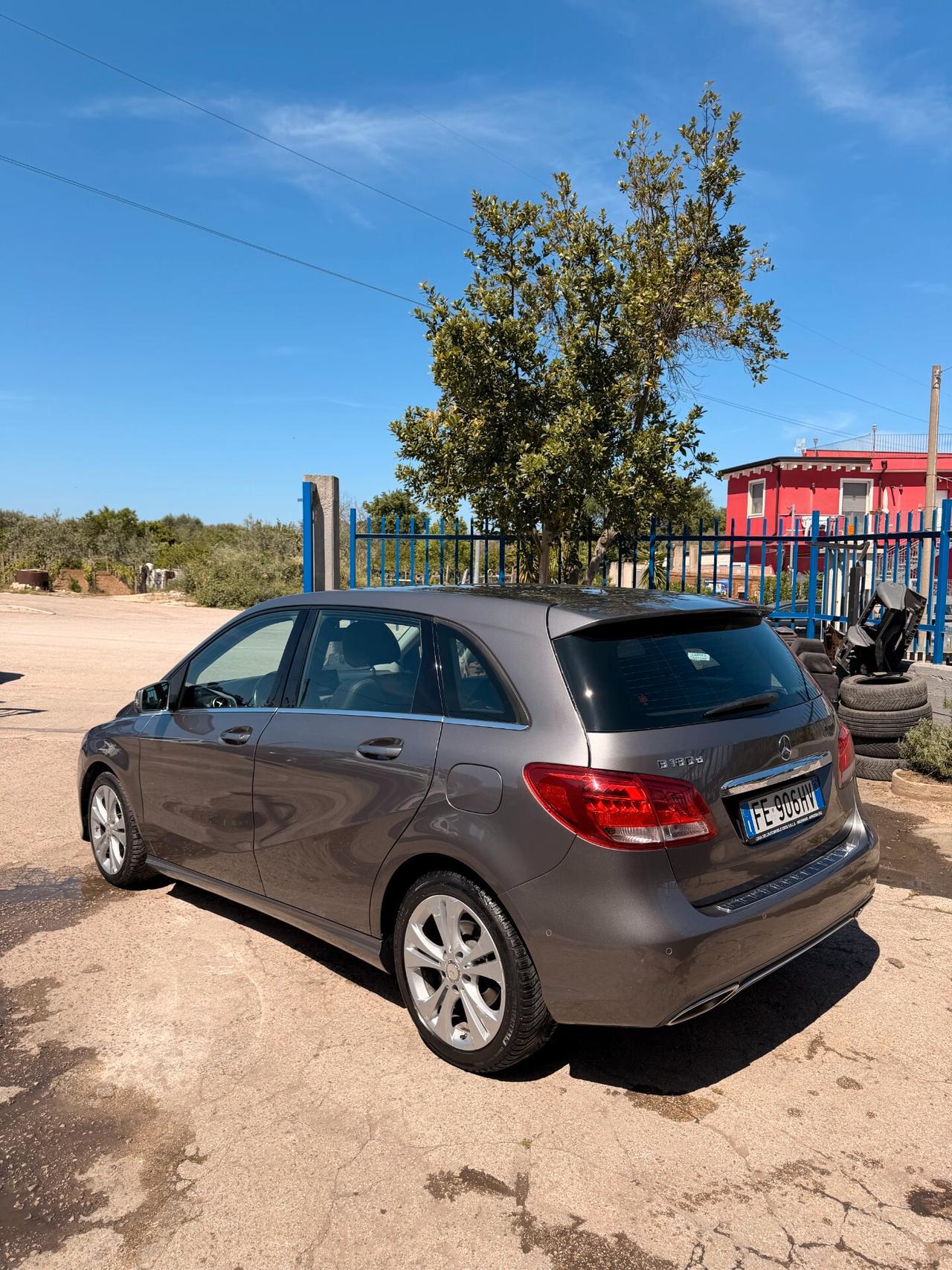 Mercedes-benz B 180 D AUTOMATIC EXECUTIVE 2017