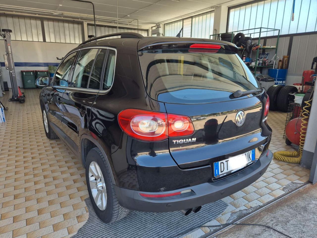 Volkswagen Tiguan 2.0 TDI DPF 4MOTION tiptronic Track & Field