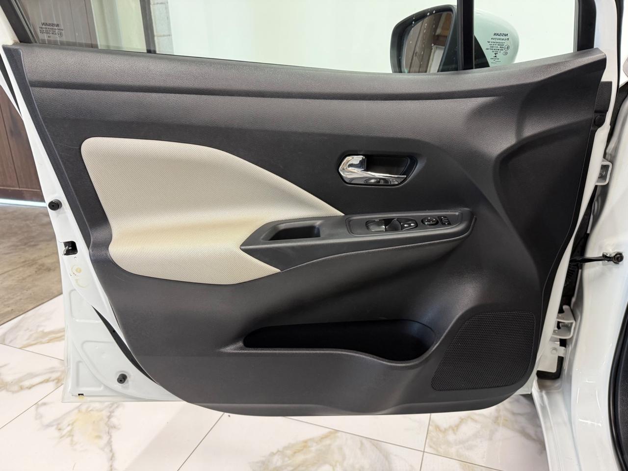 Nissan Micra 0.9 IG-T 12V 5 porte N-Connecta