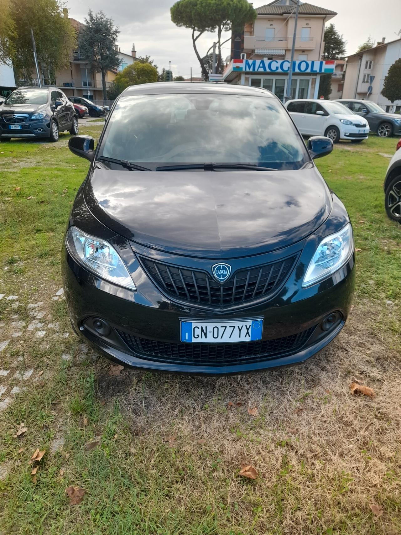 Lancia Ypsilon 1.0 Hybrid