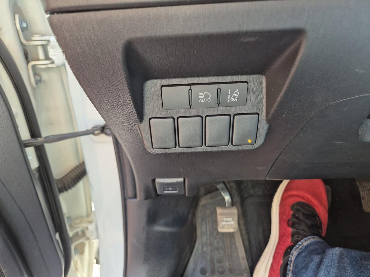 Toyota Prius Prius+ 1.8 Lounge