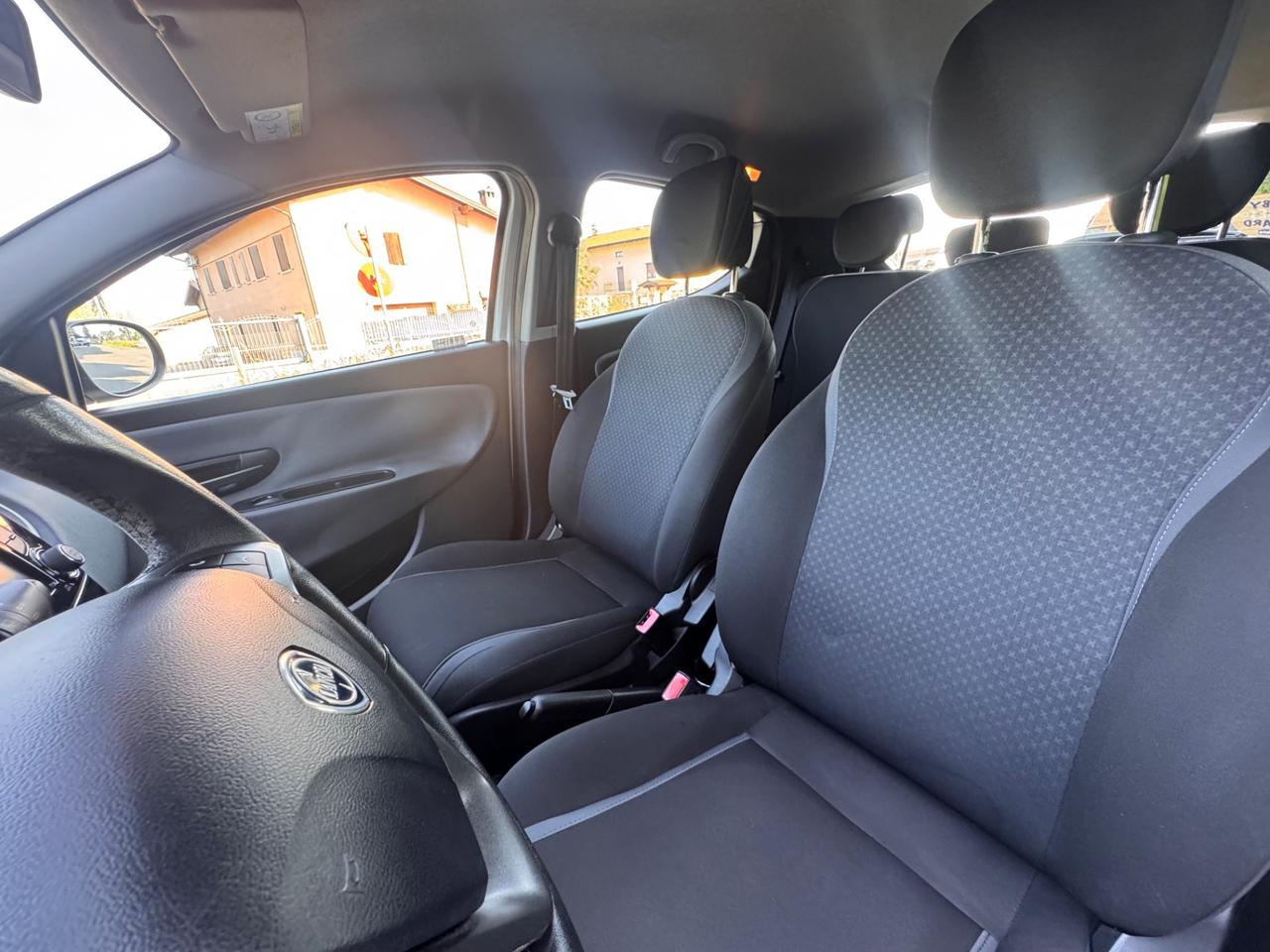 Lancia Ypsilon 1.2 69 CV 5 porte GPL Ecochic Silver