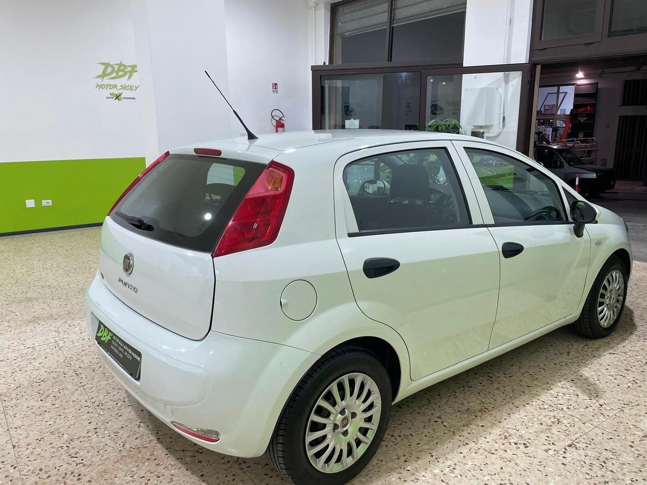 Fiat Punto 1.3 MJT II S&S 95 CV 5 porte Street