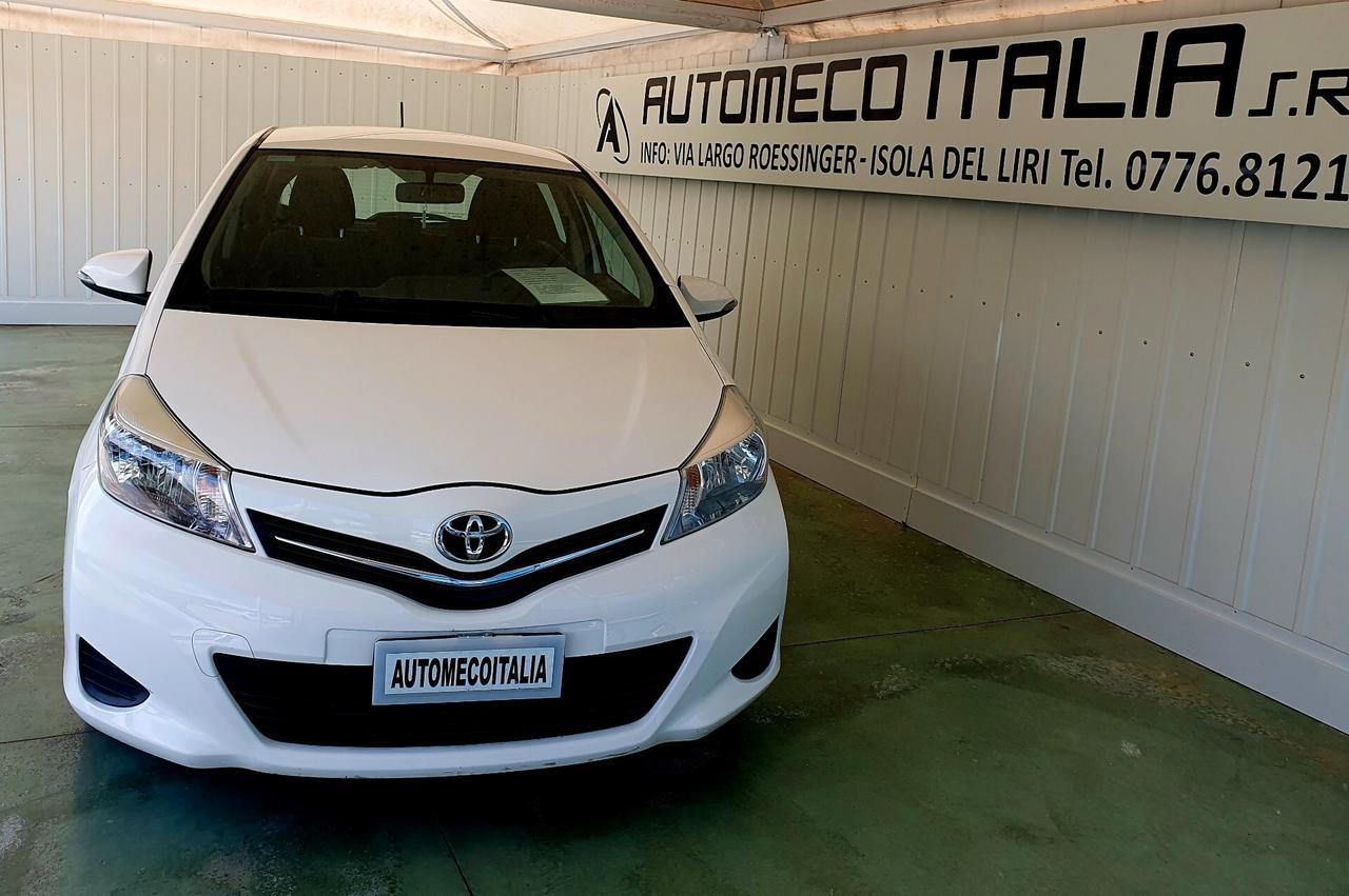 Toyota Yaris Lounge 1.0 BENZ. CON NAVI - 2013 - KM. 82.000
