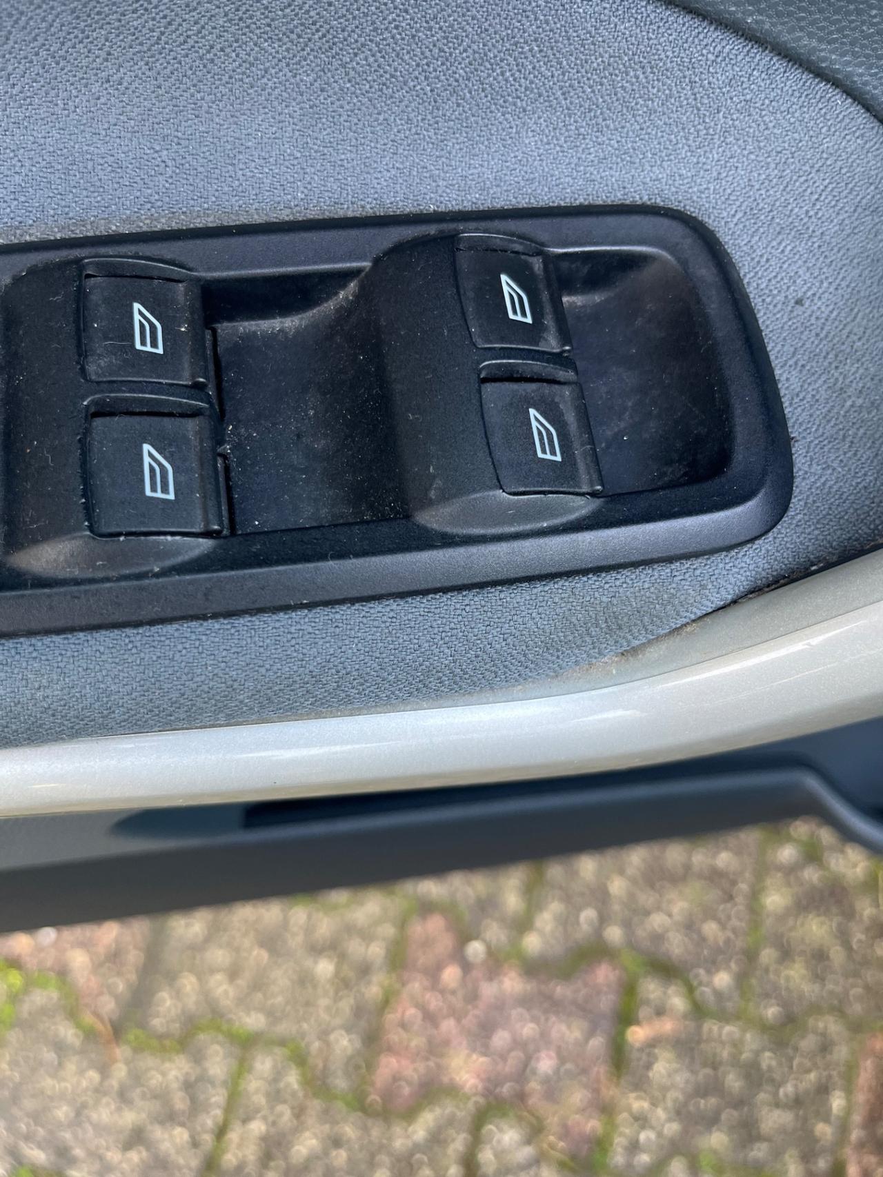 Ford Fiesta 1.2 BENZINA Titanium