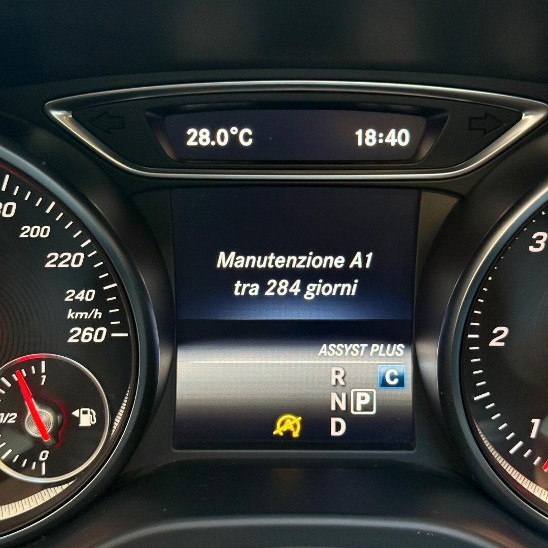 Mercedes GLA 200 d Premium Night Edition **FULL**