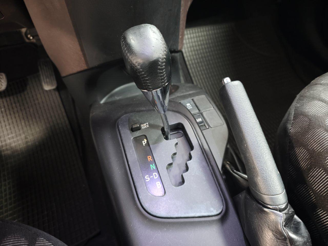 Toyota iQ 1.0 Tobasco cvt