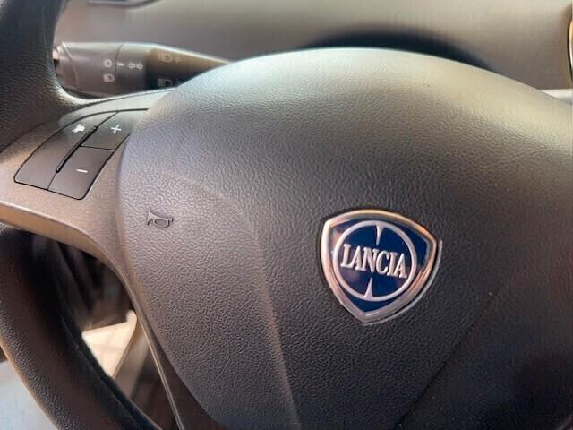 Lancia Ypsilon 1.0 FireFly 5 porte S&S Hybrid Ecochic Gold