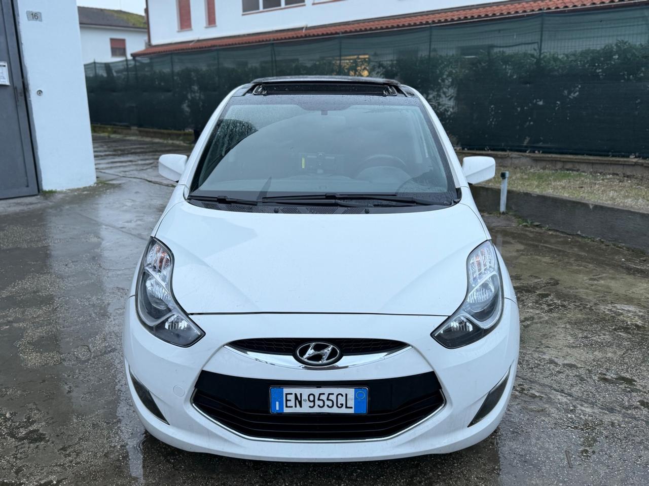 Hyundai iX20 1.6 CRDI FULL TETTO APRIBILE NEOPATENTATI