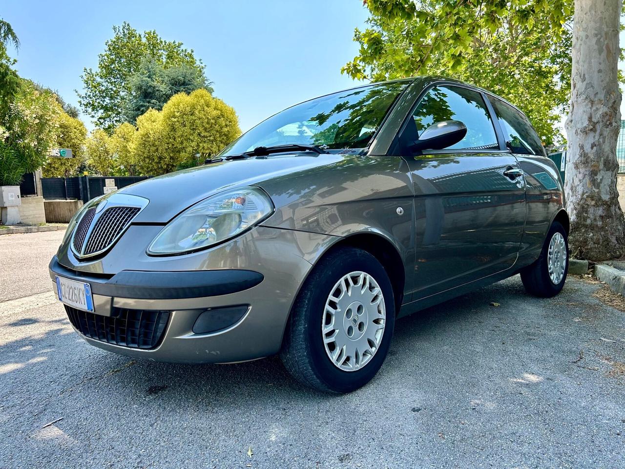 Lancia Ypsilon 1.2 Oro berlina 2 volumi - APPENA TAGLIANDATA - OK NEOPATENTATI