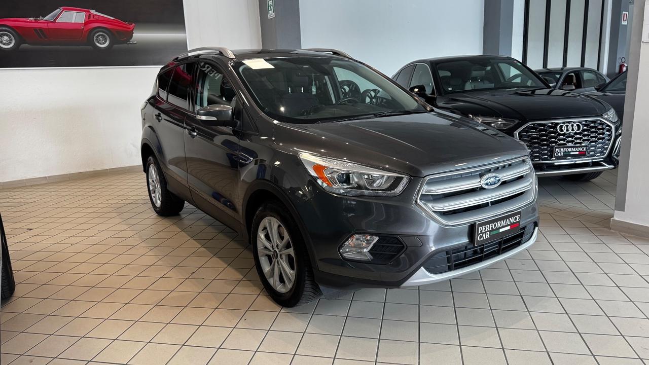 Ford Kuga 1.5 TDCI 120 CV S&S 2WD Powershift Titanium