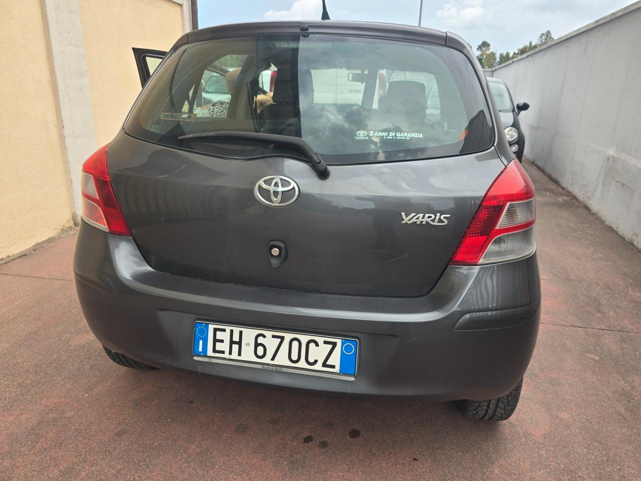 Toyota Yaris 1.0 5 porte
