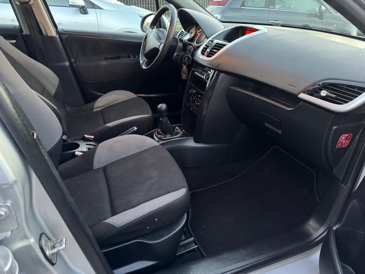 Peugeot 207 1.4 8V 75CV 5p. X Line ECO GPL