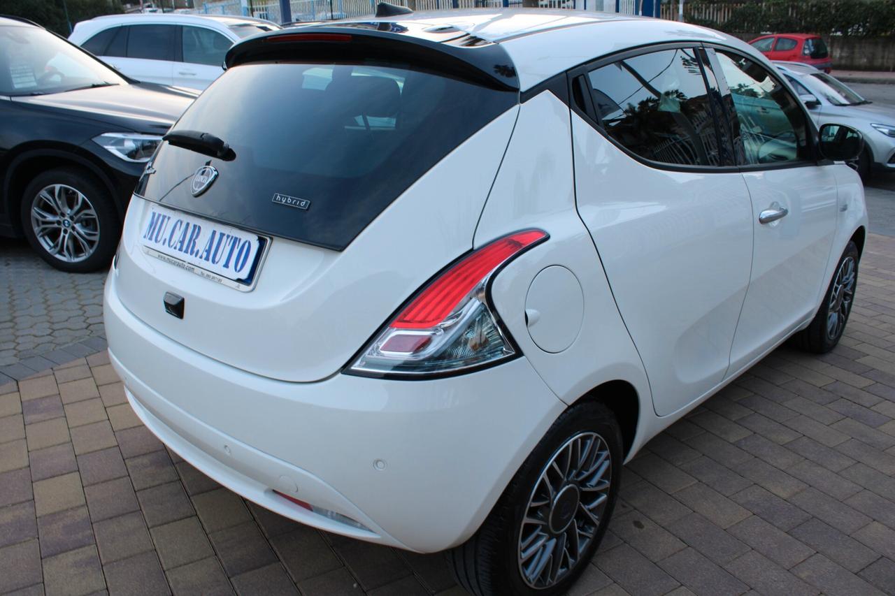 Lancia Ypsilon 1.0 FireFly 5 porte S&S Hybrid Gold Plus