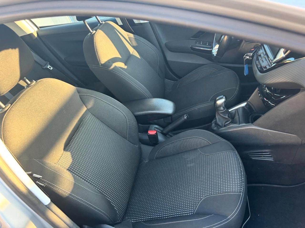 Peugeot 208 PureTech 82 5 porte Allure