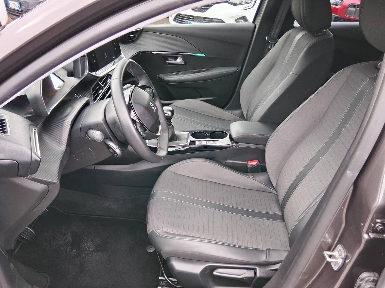 Peugeot 208 100CV GT 15K KM!