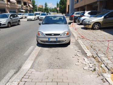 Ford Fiesta 1.4 16V 5p. Ghia