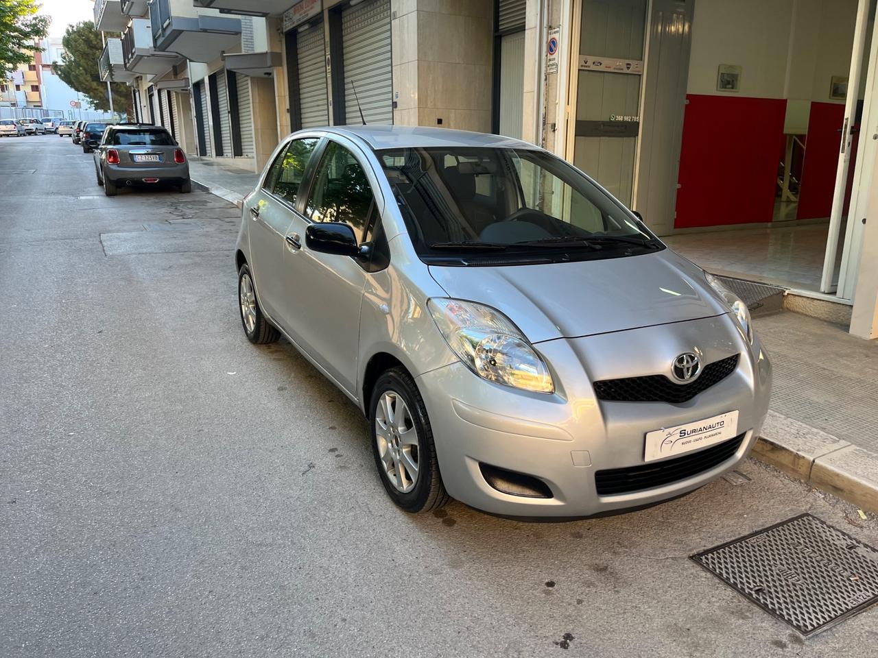 Toyota Yaris 1.0 3 porte Sol