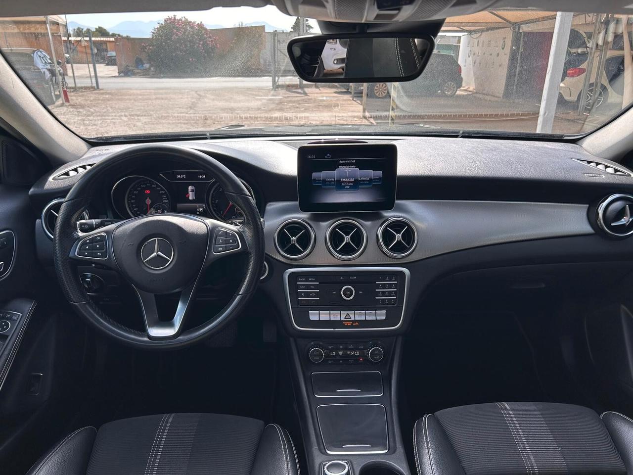 Mercedes-benz GLA 200 d Automatic Premium