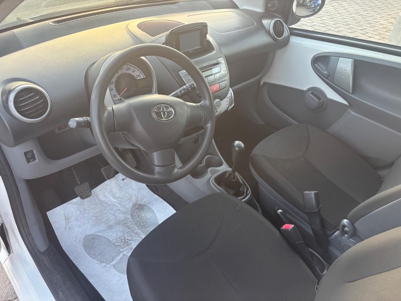 Toyota Aygo 1.0 12V VVT-i 5 porte Now Connect